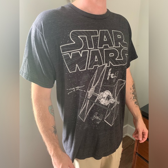 Men’s medium size Star Wars shirt gray color. - Picture 1 of 2
